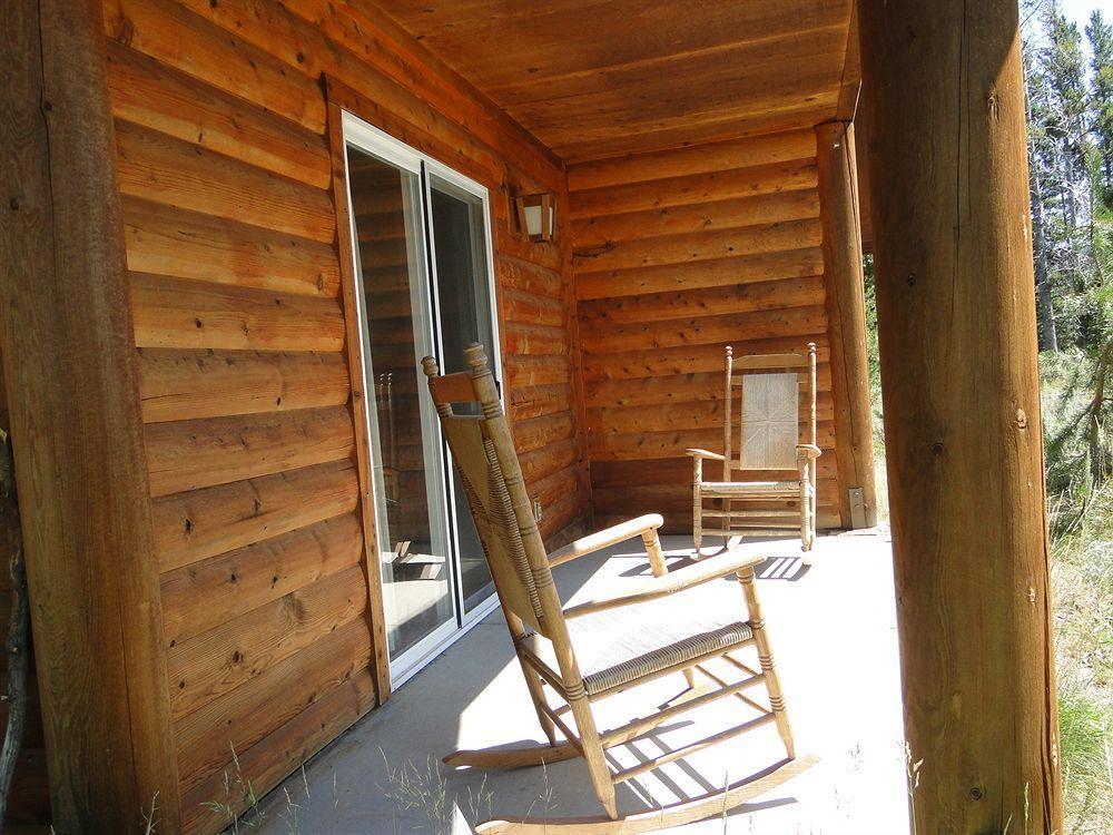 Headwaters Lodge & Cabins At Flagg Ranch Moran Exterior photo