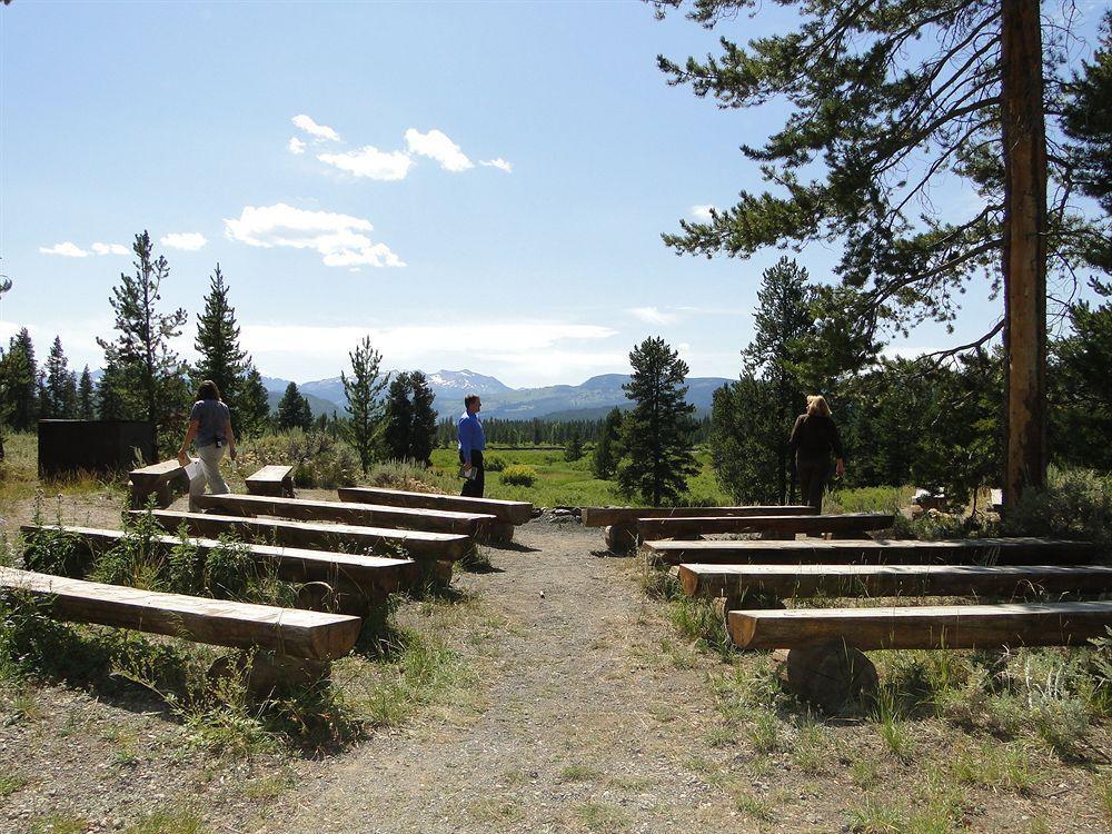Headwaters Lodge & Cabins At Flagg Ranch Moran Exterior photo