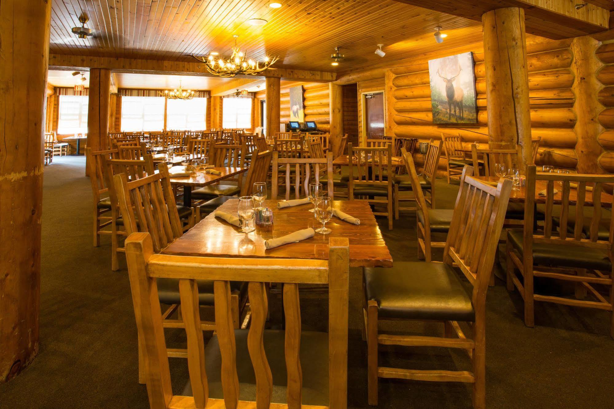 Headwaters Lodge & Cabins At Flagg Ranch Moran Exterior photo